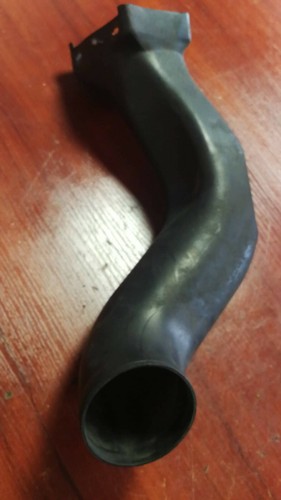 BMW 5ER E39 525d 530d Luftführung Rohr Schlauch Kraftstoffkühler 13.32-2247826