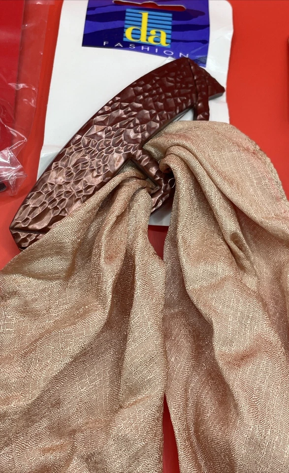 Y2K Retro 1990s Hair Clips, Scrunchie, Claw Clip Lot Revlon, Vidal Sassoon, BGMG - Image 3 of 4