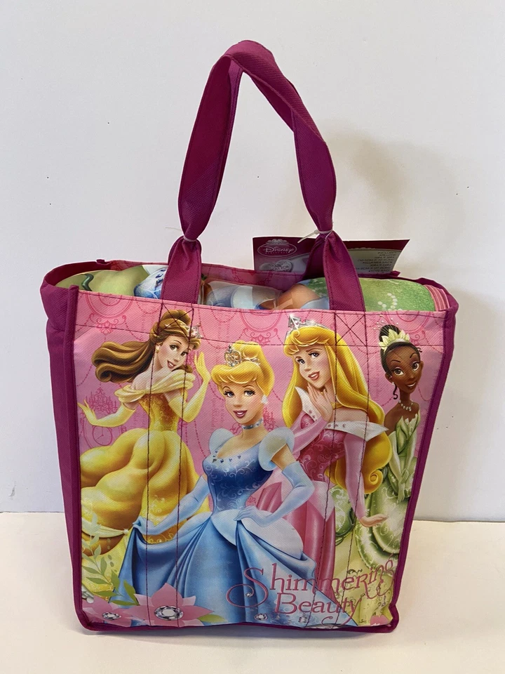 Bolso de Mano Disney Princess Slumber. Almohada, bolso de dormir, bolso de mano. Foto 2 de 3
