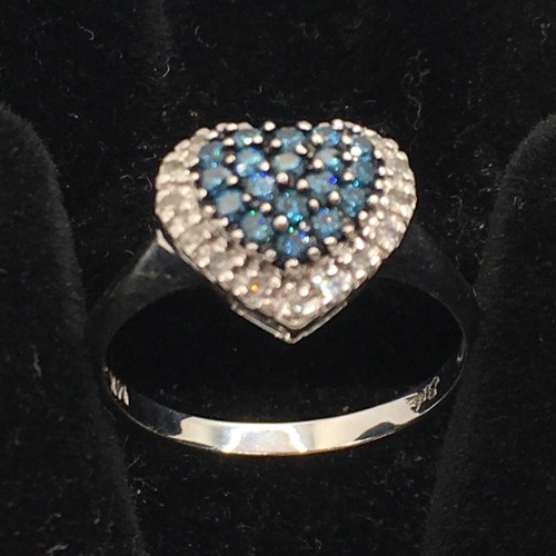 Elegant 14K White Gold Blue & White Diamonds Heart Shaped Cluster Ring 2.3gr. - Picture 11 of 12