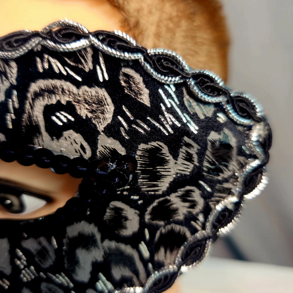 Máscara de bola de máscara veneziana festival de renda simplista prata preta 50 tons - Imagem 3 de 4