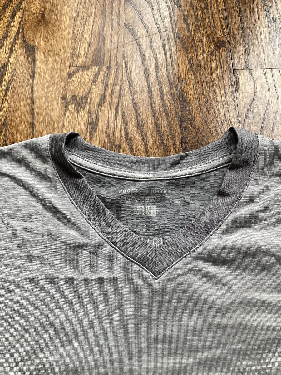 UNIQLO フェデラーモデルVネック Tシャツ　L UNIQLO - UNIQLO ロゴ入り VネックTシャツ 錦織圭 フェデラー