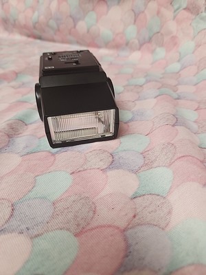 Vivitar 2800 Shoe Mount electronic Flash - Auto Thyristor  ''no box'' Pre-owned No