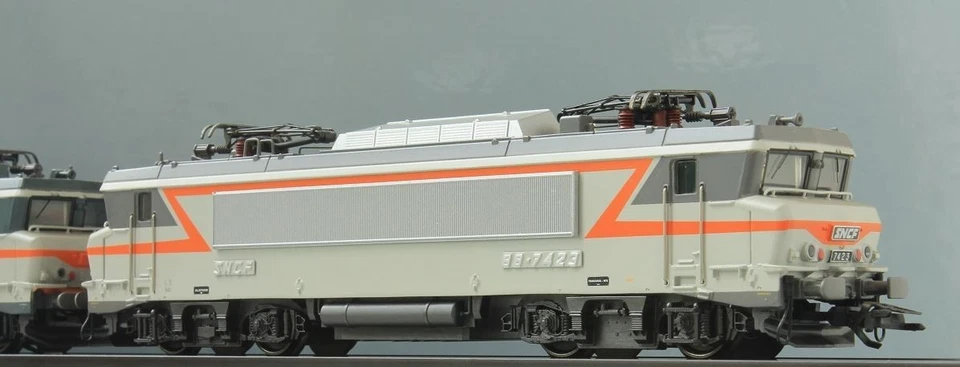 Märklin: Dual Traction Locos of the SNCF / No. 33252 - Digital AC -NEW OLD STOCK - Image 2 of 4