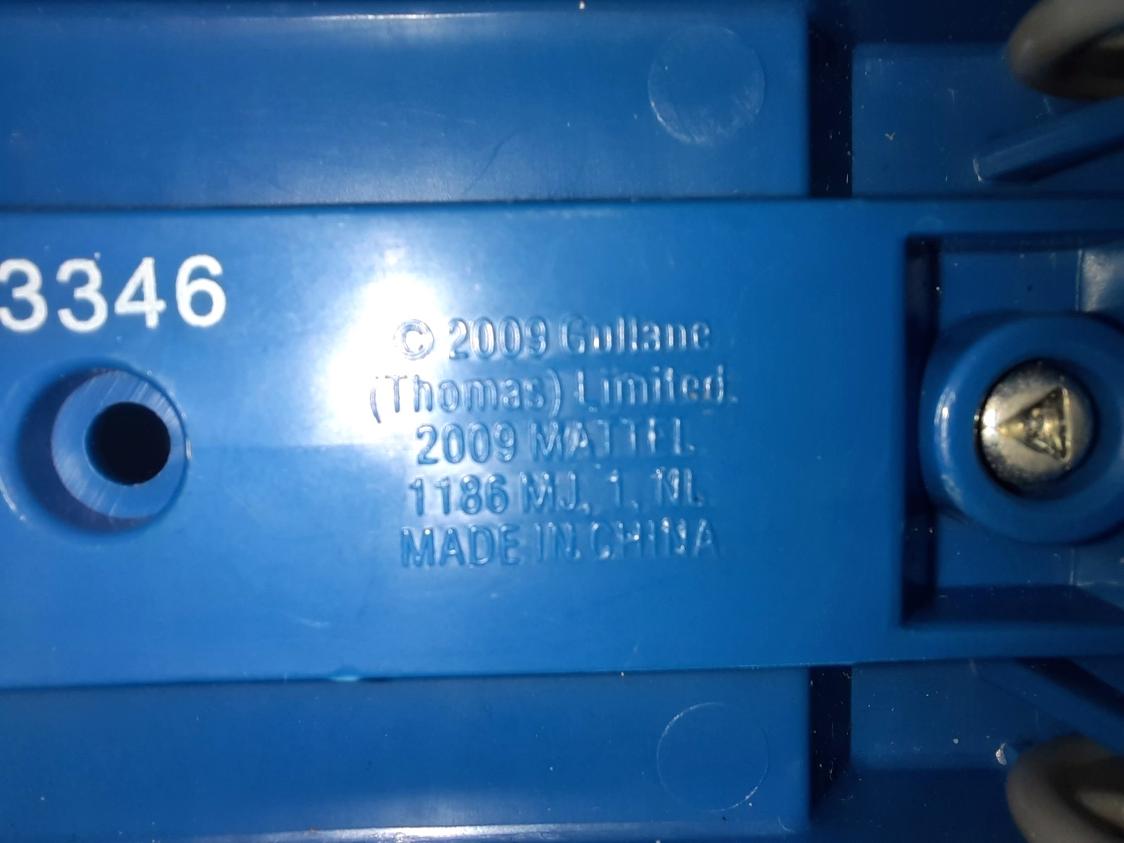 Thomas & Friends TrackMaster 2009 Motorized Thomas Engine R9488 + Cargo Car Y334