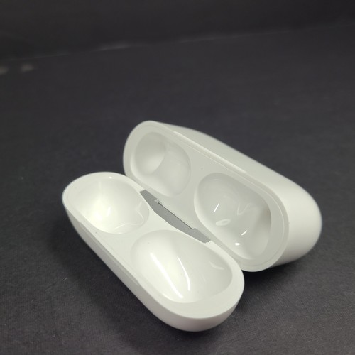 Apple AirPod Pro 2ème génération étui de charge MagSafe LIGHTNING A2700 100% OEM - Photo 5 sur 6