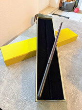 Draco Malfoy Zauberstab mit Geschenkbox (gelbe Box) in Box