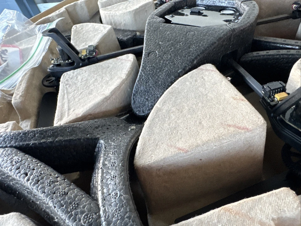 AR Parrot Drone 1.0 Quadcopter Air Base Flying Video Game Untested - Image 4 of 4