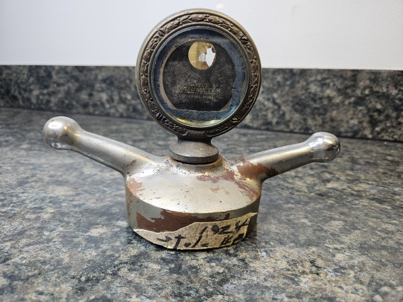Antique Boyce Motometer Universal Model with Dog Bone Cap ~ READ (Lot 950)