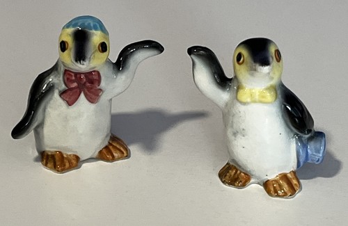 Pair of Vintage Penguin Anthropomorphic Figurines w/ Blue Hat Waving Japan 2.5" - Picture 1 of 18