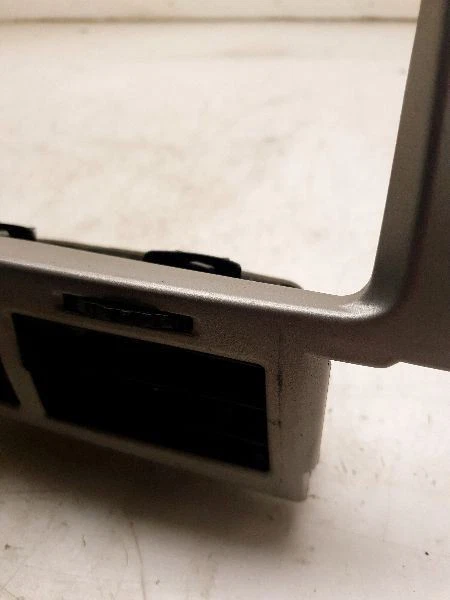 Toyota Yaris 2009 tablero radio bisel montaje  Foto 4 de 4