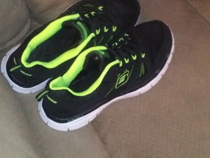 mens sketchers size 10