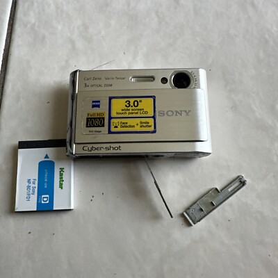 Sony Cybershot DSC-T70 8.1MP Digital Camera - Silver Full