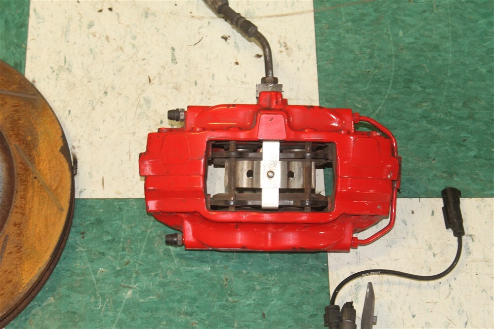 1520 Charger 26K Hellcat Brembo Front 6 Piston Calipers Brake Rotors