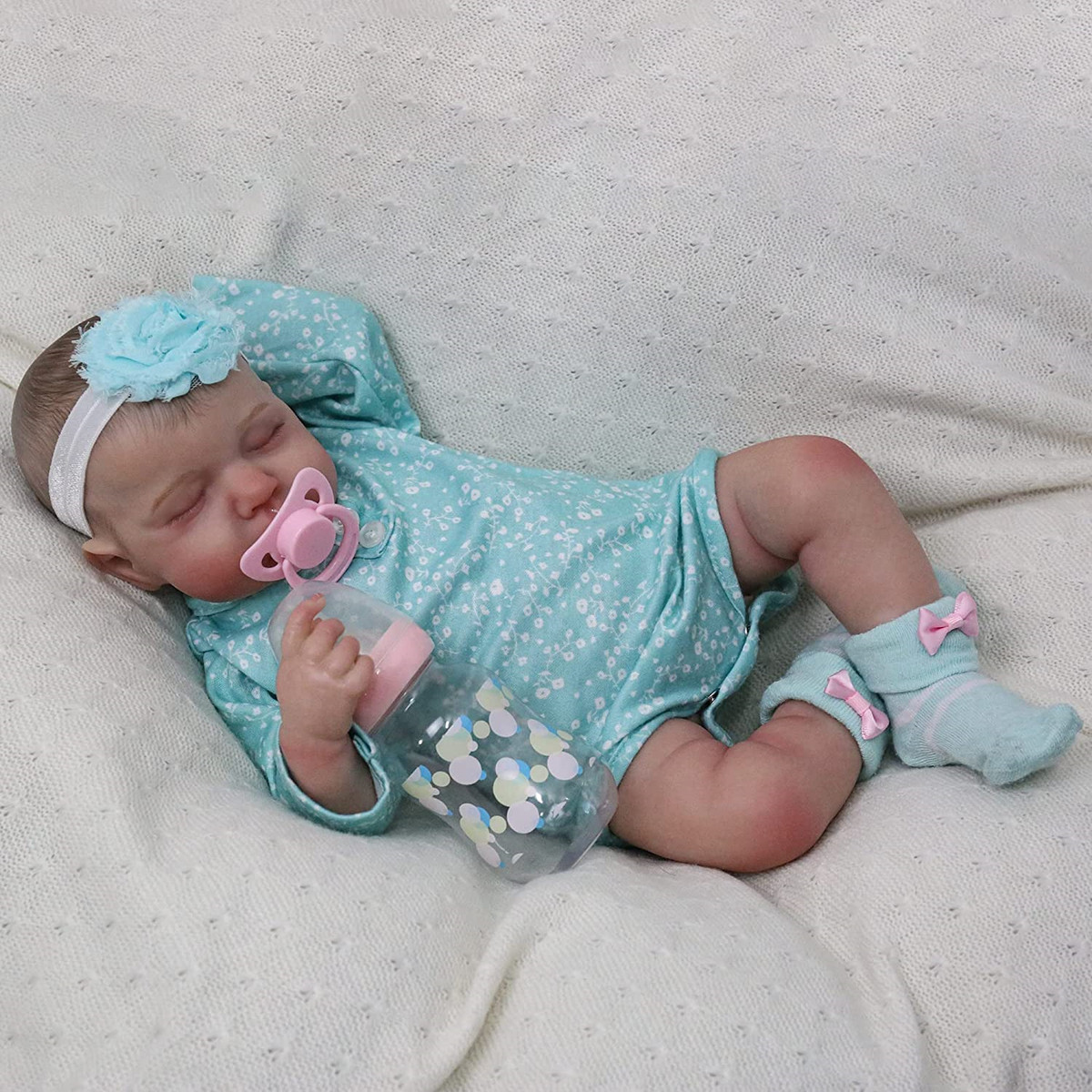 WOOROY Lifelike Reborn Baby Dolls Girl - 22 Inch Sleeping Real Life Newborn  Baby Dolls Realistic Reborn Doll/Babies That Look Real Gift for Kids Age