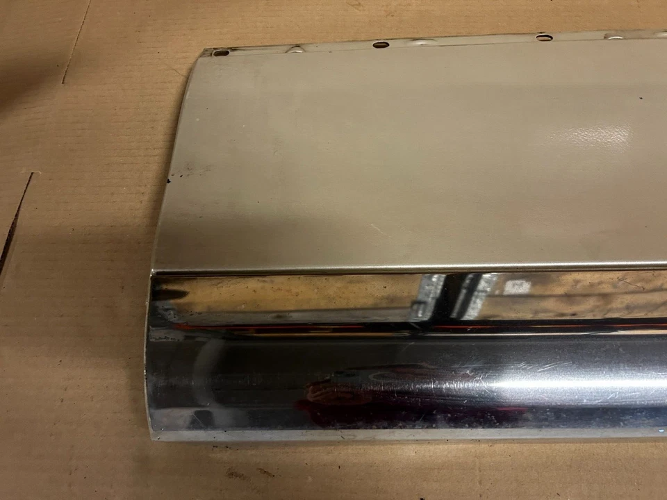 Moldura de puerta trasera izquierda Lincoln Town Car LH 1998-2011 F8VB-5425335 Foto 4 de 4