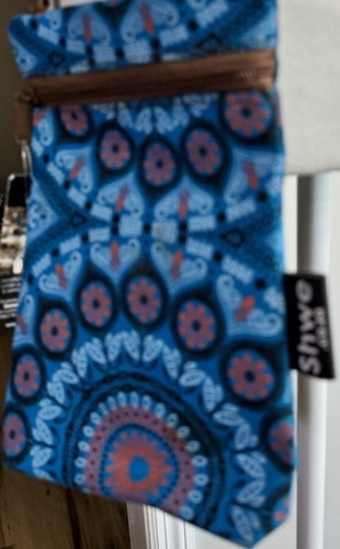South African SHWE Handmade CrossbodyNWT Bright Blue Batik - Picture 3 of 9