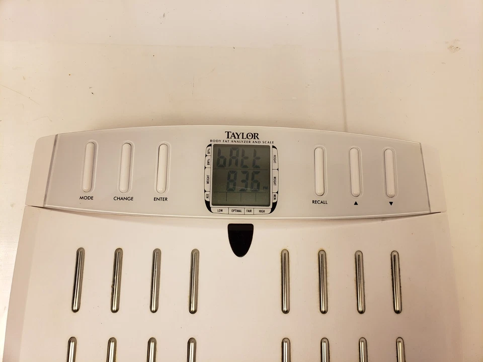 Taylor (5582) беспроводной анализатор жира на теле и весы со съемным дисплеем - Изображение 3 из 4