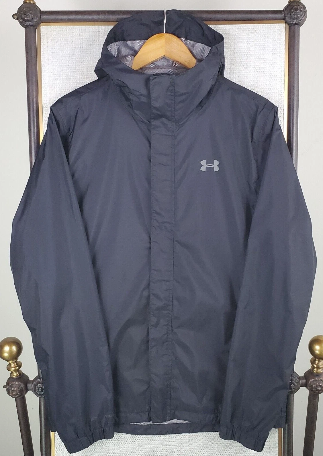 UNDER ARMOUR Mens Size Medium Stormproof Hooded Jacket Waterproof Windbreaker