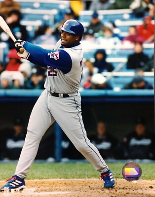 CARLOS DELGADO Toronto Blue Jays 8X10 ACTION PHOTO