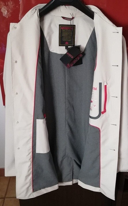 Foto 1 di 8