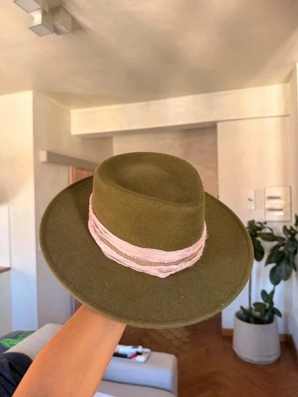 Sombrero Fedora Cocoshnik Jack Olivia lana caqui cinta rosa talla 57 nuevo - Imagen 2 de 4