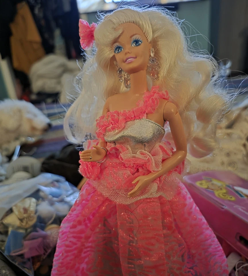 Muñeca Barbie 1994 Tres Looks Barbie con Vestido Tutú Conjunto Zapatos y Accesorio para el Cabello Foto 2 de 4