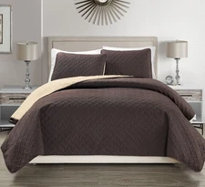 Embossed Geometric Reversible Bedspread/Quilt/Coverlet with Sham Set (Coffee,...