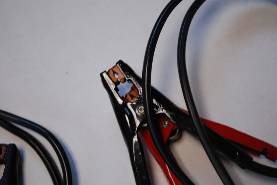 CAR & TRUCK BATTERY JUMPER CABLES POSITIVE AND NEGATIVE 12VDC 10AWG ...