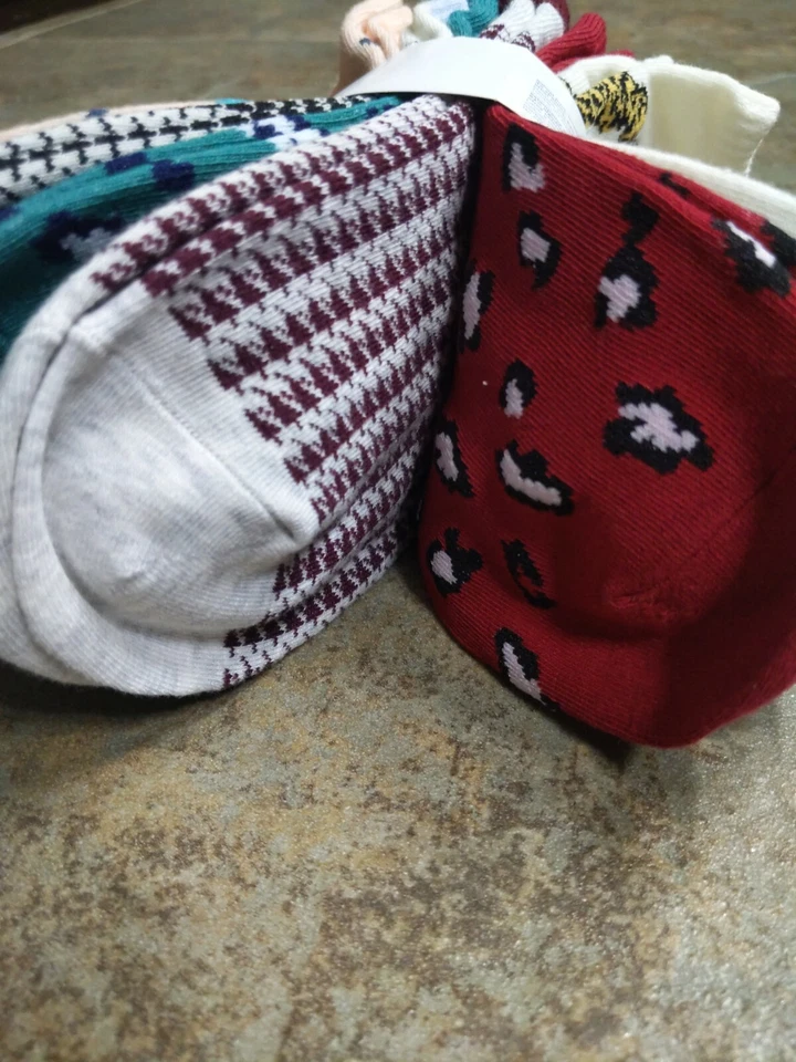 Nuevos calcetines tobilleros Old Navy para mujer ~ paquete de 7 pata de gallo con estampado de animales Foto 3 de 4