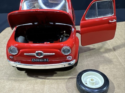 Burago Fiat 500 F Closed Roof 1965 Red Diecast Model Gold Collection 1:16 - Picture 15 of 18
