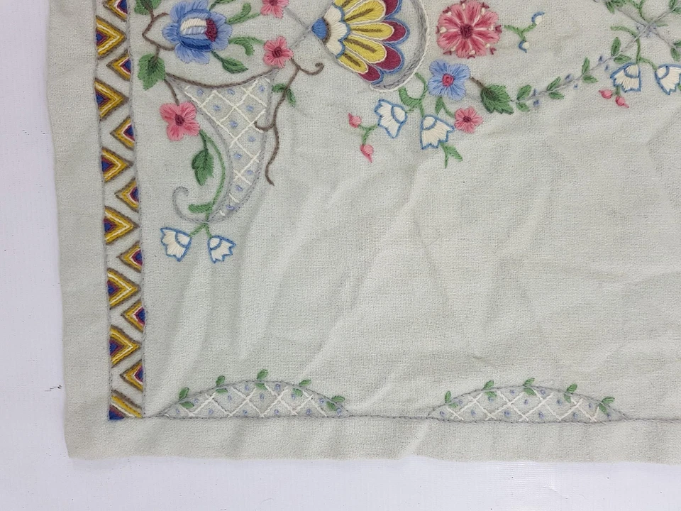 复古手工刺绣花卉羊毛桌布 46x22 英寸 — 第 2/4 张图片