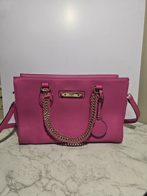V 73 Pink Shoulder Bag Chain Strap Gold Hardware Logo Plaque Bag Charm