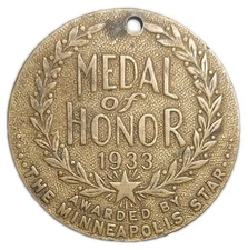 1933 US Vintage The Minneapolis Star Medal Of Honor Rewarded Brass Holed Token