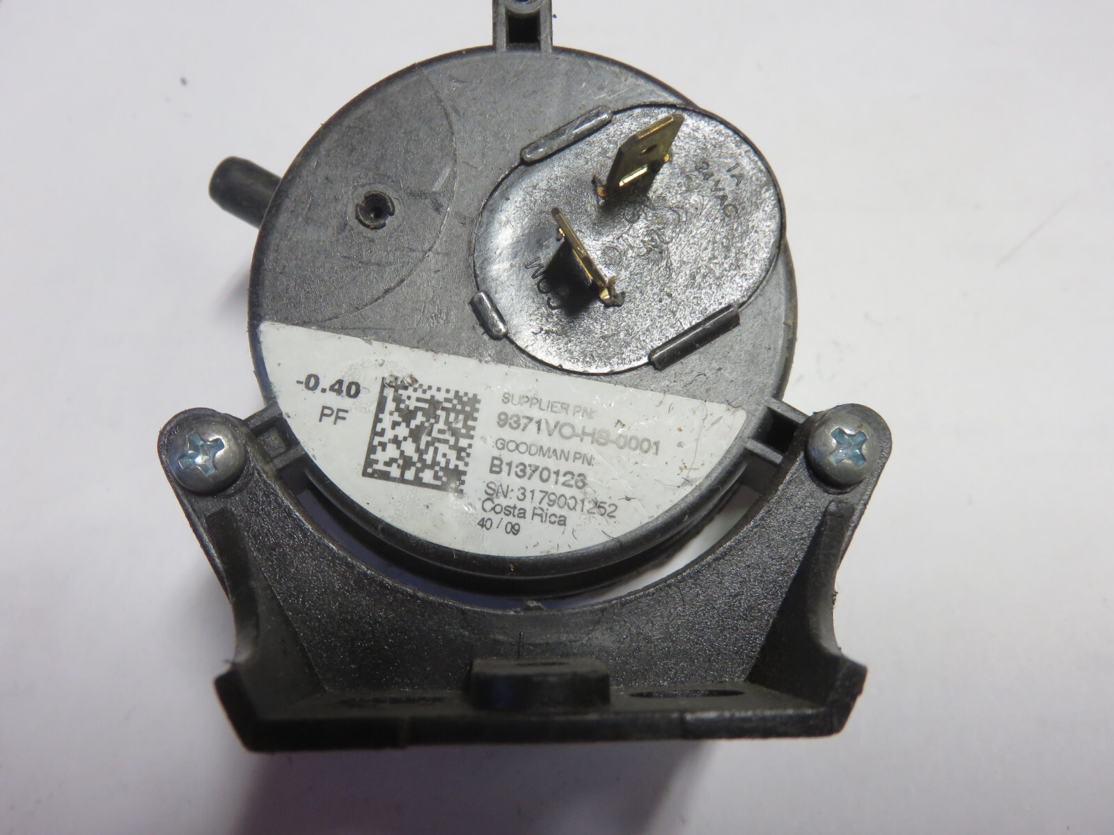 Goodman Furnace Pressure Switch Part B1370126 Model 9300V0HS0001