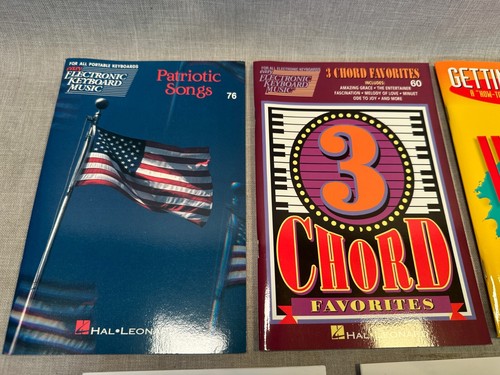 Original Casio CTK-520L Keyboard Owners Manual + Song Book + Music books - Picture 3 of 8