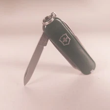 Swiss Army Knife Victorinox 58mm Pocket Knife OD Green Classic SD