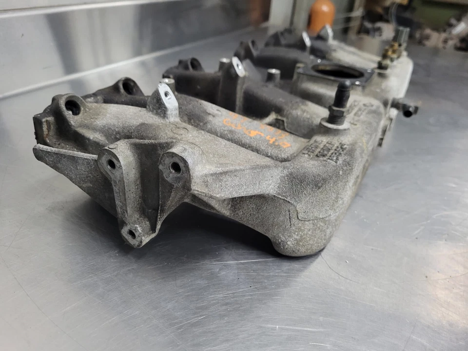 Jeep Grand Cherokee 1996-1998 4,0 L 6 cilindros colector de admisión 53010236 OEM Foto 3 de 4