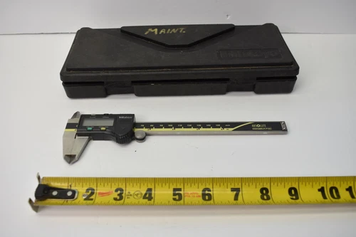 USED MITUTOYO ABSOLUTE DIGIMATIC CALIPER 500-196-20 CD-6" CSX WITH CASE
