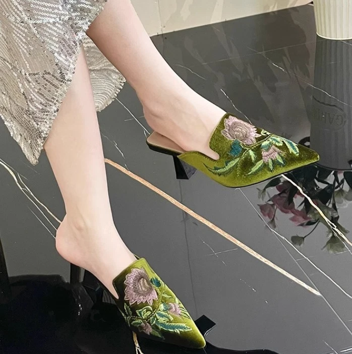 Women's Pointed Toe Mule Sandals Embroidered Slip-On 6Cm Heel Floral Slippers - Image 3 of 4