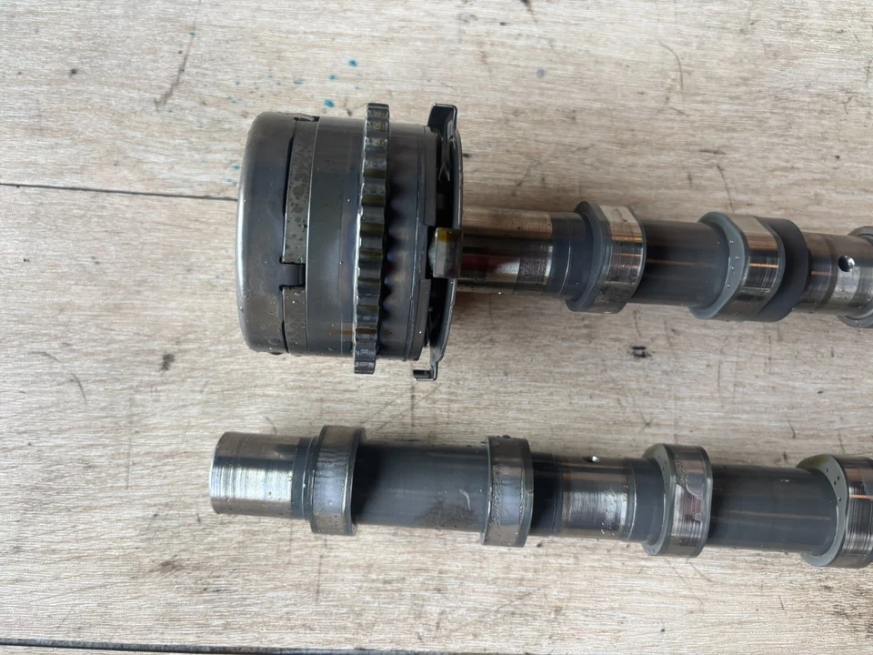 MERCEDES BENZ E550 CLS GL450 S550 OEM V8 LEFT SIDE ENGINE HEAD CAMSHAFT ACTUATOR Foto 2 de 4