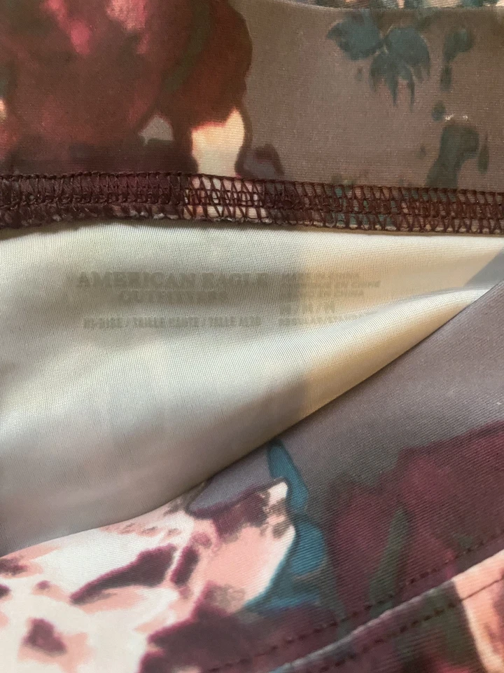 Leggings florales American Eagle nuevos sin etiquetas - talla mediana sedoso liso Foto 2 de 4