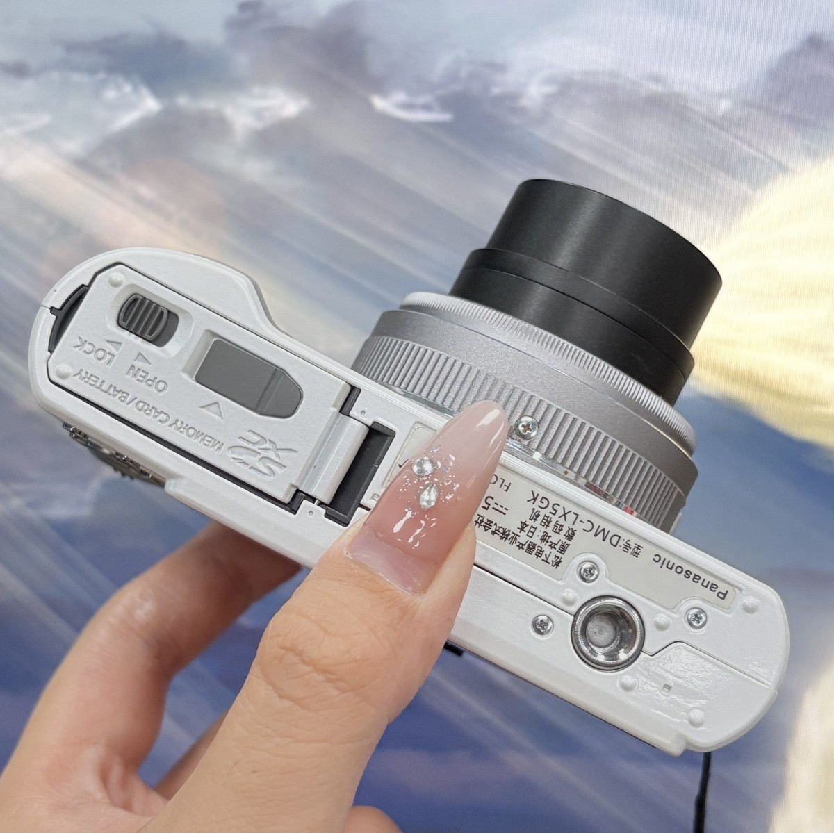 Panasonic LUMIX DMC-LX5 Digital Camera 10.1MP 3.8X Zoom with