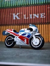    2025 Hot Wheels Honda VFR750R RC30 White 224 MOTO 4/5