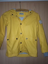 Regenjacke Gr. 128  pocopiano mit kleinen Flecken 
