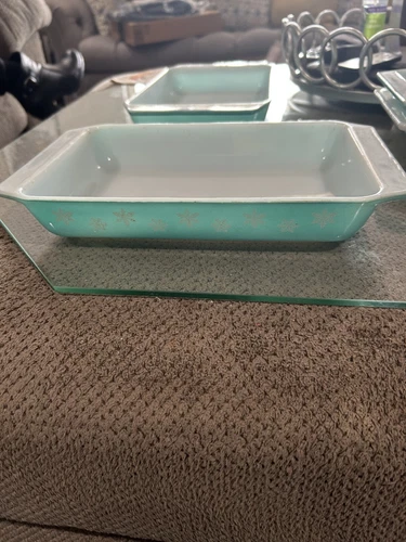 Vintage Pyrex Snowflake Turquoise Space Saver Dish 548-B1 1-1/4 Qt NO LID