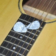 100 pcs Medium 0.71mm Blank Guitar Picks Plectrums Celluloid Pearl White