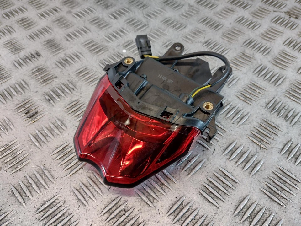 2021 TRIUMPH STREET TRIPLE 765 REAR LIGHT - Image 3 of 4