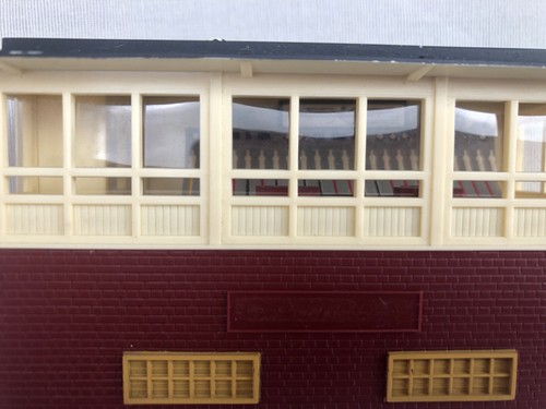 Triang R145 OO Gauge Modern Signal Box Brown No Chimmey GC Boxed - 第 8/16 張圖片