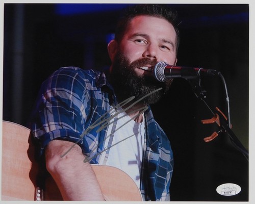 Jordan Davis JSA Signed Autograph 8 x 10 Photo Country Music Star - Picture 1 of 3